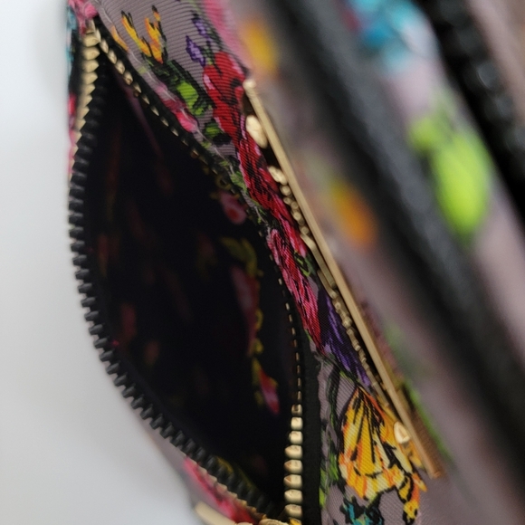 Betsey Johnson Floral Mini Bag - Crossbody 5" X 8" - Picture 8 of 9